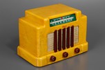 Pistachio Catalin Addison 5 ’Courthouse’ Radio with Merlot Trim - Beautiful